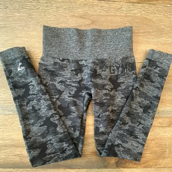 +FREE Legging! Gymshark Camo Seamless Scrunch High Waist in XS - Picture 3 of 14
